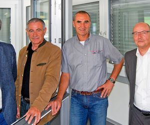 Qualitätsfanatiker unter sich: v.l.n.r. Fredy Dormann (WEINIG Holz-Her Schweiz), Klaus Müller (WEINIG Leiter Marketing Kommunikation), Adi von Euw (Geschäftsführer Von Euw Fenster AG) und Dieter van Dyck (WEINIG Verkaufs- und Projektleiter)