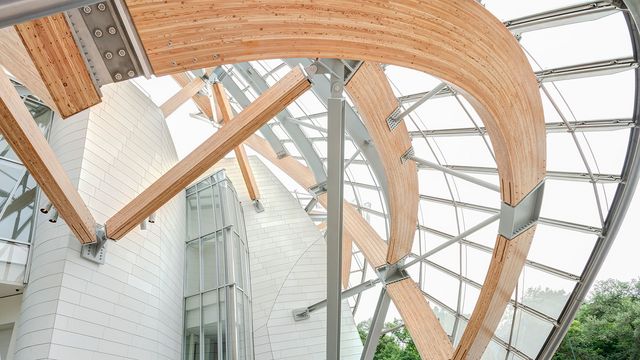 Toutes voiles dehors : la Fondation Louis Vuitton abrite 800 m³ de lamellé-collé et 270 tonnes d’acier duplex - Image : HESS-TIMBER / Rensteph Thompson