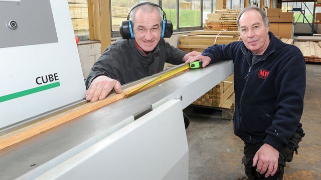 So einfach und so genau: Andrew Hume (links) und John Mitchell von Tweedside Timber sind begeistert von ihrem Cube.
